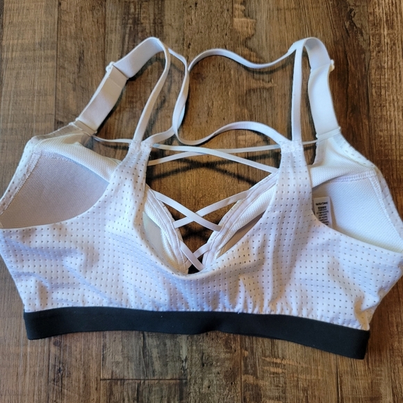 Victoria's Secret White Black criss Cross Straps Lightweight Sports Bra - Picture 2 of 5